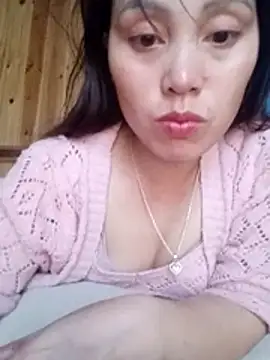 Snapshot of Abi-ni chatting on May 1, 11:53 pm Abi-ni online show from May 1, 11:53 pm