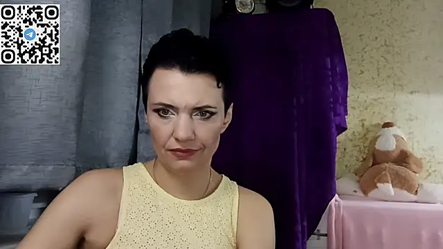 HotMamaQueen234 online show from March 31, 7:14 pm
