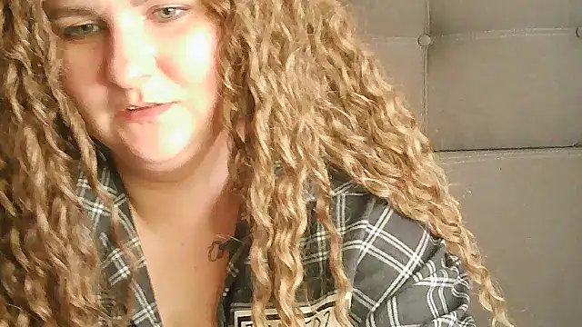 Snapshot of Minisstra chatting on March 16, 1:48 pm Minisstra online show from March 16, 1:48 pm