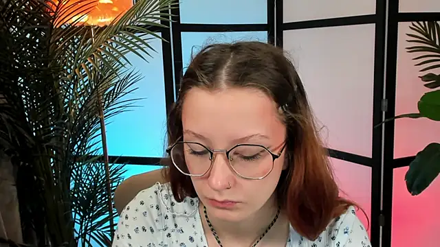 Snapshot of AmelieViolet chatting on June 25, 3:17 am AmelieViolet online show from June 25, 3:17 am