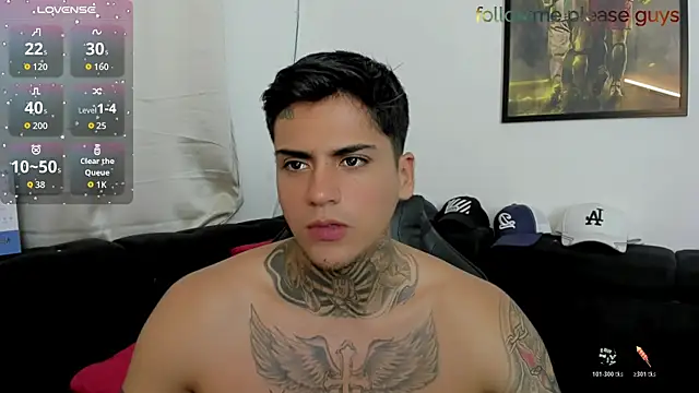 Snapshot of sweetlatinoboy chatting on April 8, 10:32 pm sweetlatinoboy online show from April 8, 10:32 pm
