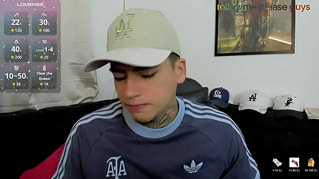 Snapshot of sweetlatinoboy chatting on April 9, 10:09 am sweetlatinoboy online show from April 9, 10:09 am