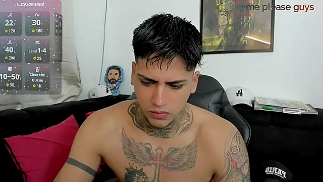 Snapshot of sweetlatinoboy chatting on April 13, 10:43 am sweetlatinoboy online show from April 13, 10:43 am