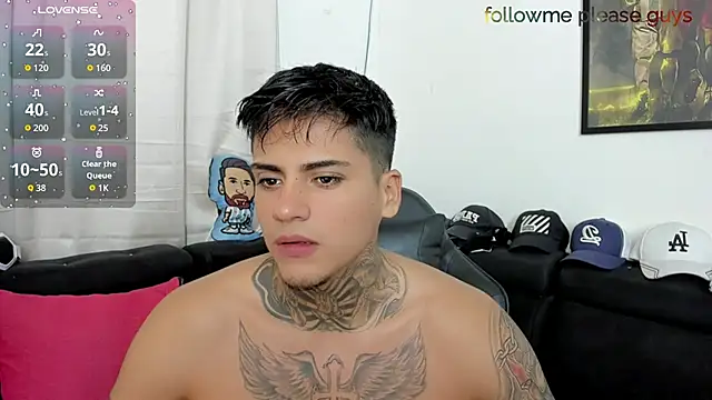 Snapshot of sweetlatinoboy chatting on April 18, 9:59 pm sweetlatinoboy online show from April 18, 9:59 pm