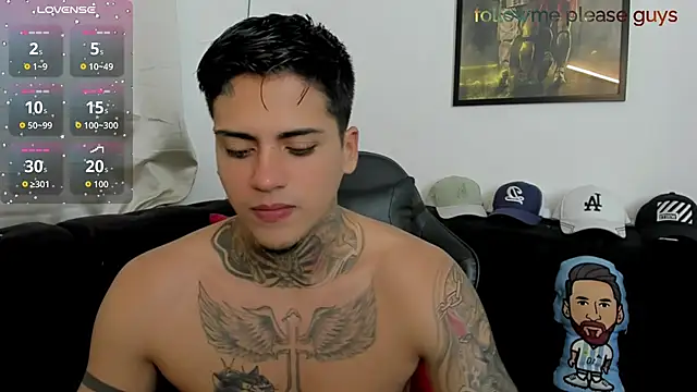 Snapshot of sweetlatinoboy chatting on April 28, 10:15 pm sweetlatinoboy online show from April 28, 10:15 pm