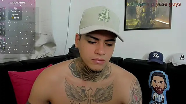 Snapshot of sweetlatinoboy chatting on April 29, 11:25 am sweetlatinoboy online show from April 29, 11:25 am