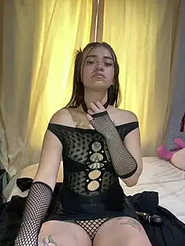 chloe evans0 online show from July 12, 7:05 pm