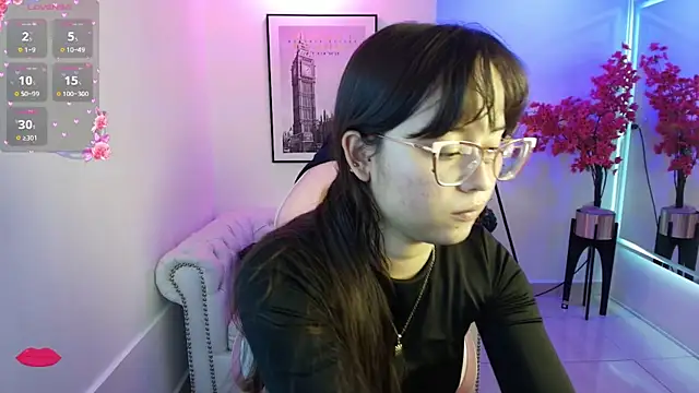 Snapshot of Shady_bug chatting on March 19, 8:02 pm Shady bug online show from March 19, 8:02 pm