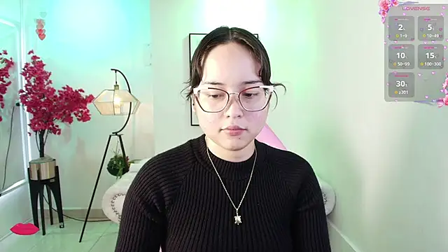 Snapshot of Shady_bug chatting on March 27, 7:46 pm Shady bug online show from March 27, 7:46 pm