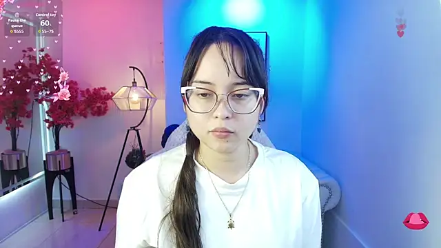 Snapshot of Shady_bug chatting on April 10, 7:51 pm Shady bug online show from April 10, 7:51 pm