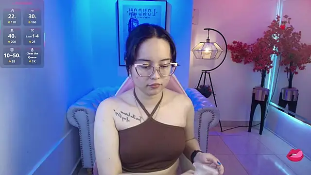 Snapshot of Shady_bug chatting on April 28, 8:14 pm Shady bug online show from April 28, 8:14 pm