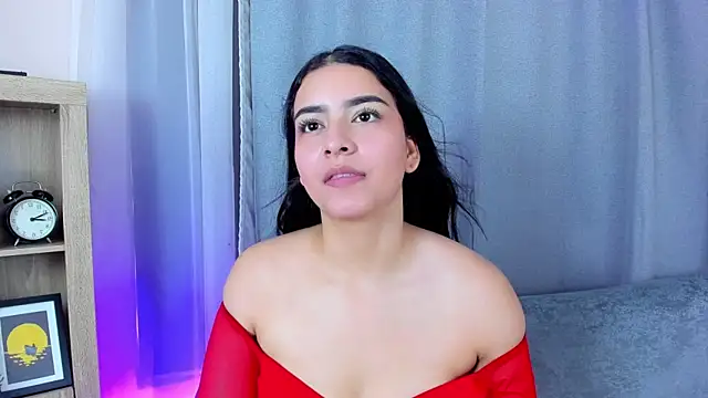 Snapshot of sweet_aura31 chatting on April 6, 7:37 pm sweet aura31 online show from April 6, 7:37 pm