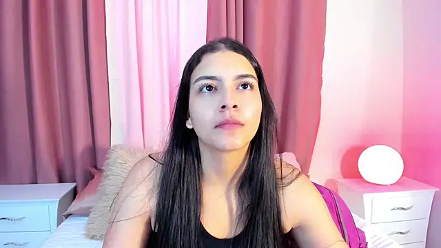 Snapshot of sweet_aura31 chatting on April 9, 7:30 pm sweet aura31 online show from April 9, 7:30 pm