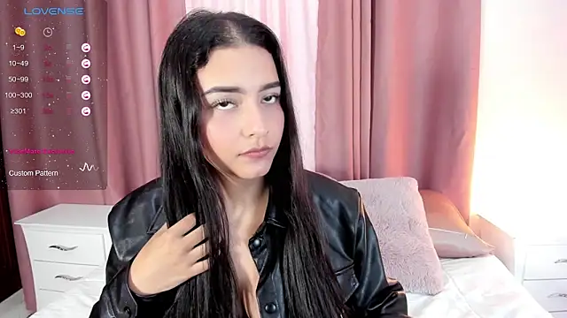 Snapshot of sweet_aura31 chatting on April 16, 7:58 pm sweet aura31 online show from April 16, 7:58 pm
