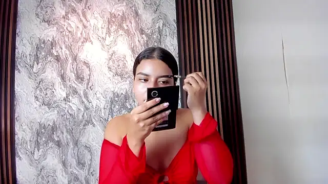 Snapshot of sweet_aura31 chatting on May 6, 8:03 pm sweet aura31 online show from May 6, 8:03 pm