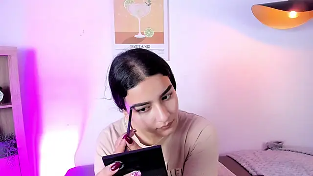Snapshot of sweet_aura31 chatting on May 18, 8:14 pm sweet aura31 online show from May 18, 8:14 pm
