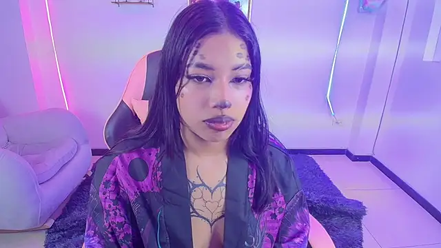 AryahMoonn online show from May 1, 4:17 am