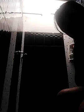 LatinSquirtBaby online show from May 29, 7:23 pm