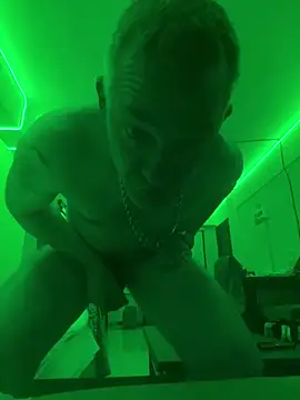 Snapshot of katragon45 chatting on March 17, 9:51 pm katragon45 online show from March 17, 9:51 pm