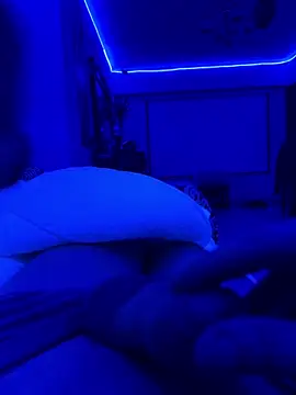 Snapshot of katragon45 chatting on March 23, 12:03 am katragon45 online show from March 23, 12:03 am