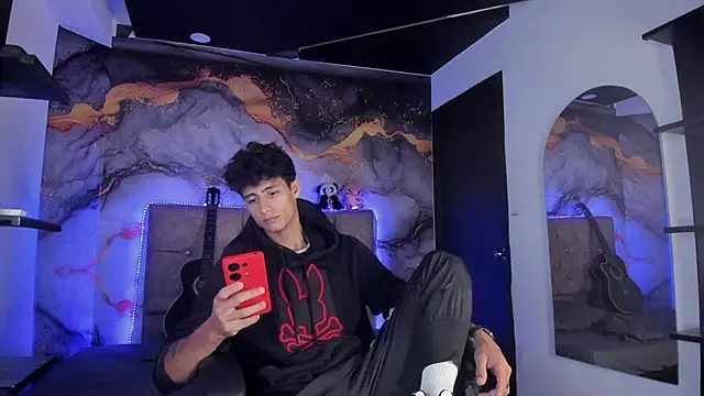 MaxiimoRomano  online show from April 30, 1:17 pm