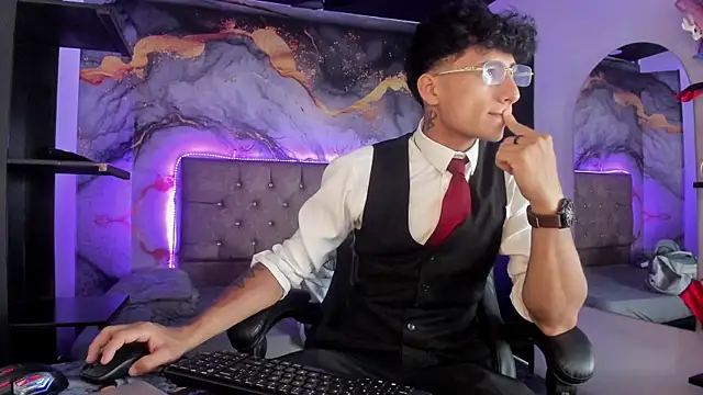 MaxiimoRomano  online show from May 6, 1:27 pm