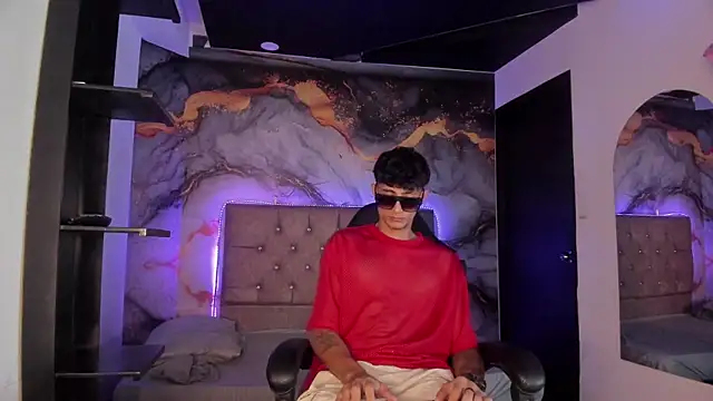 MaxiimoRomano  online show from May 7, 1:16 pm