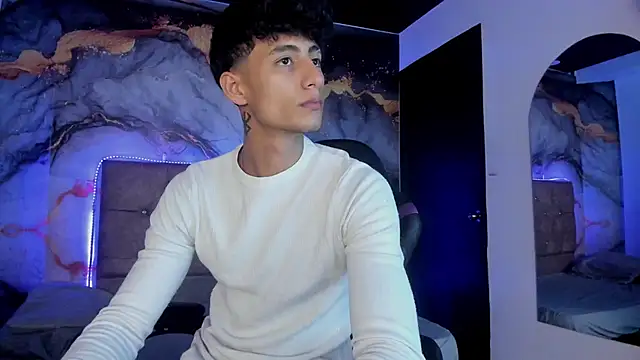 MaxiimoRomano  online show from May 8, 1:27 pm