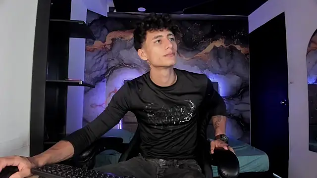 MaxiimoRomano  online show from May 11, 2:45 pm