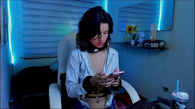 Clawdeen Hot online show from March 20, 3:11 am