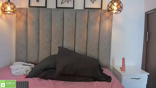 Camille Hills online show from March 19, 4:27 am