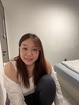 Snapshot of aabdd_2000 chatting on March 19, 4:44 pm aabdd 2000 online show from March 19, 4:44 pm