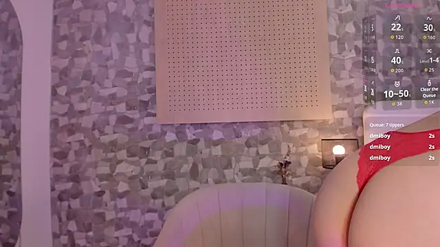 Snapshot of violeta_hills_ chatting on May 11, 4:04 pm violeta hills online show from May 11, 4:04 pm