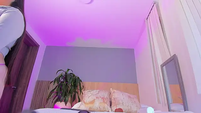 Snapshot of goddess_curvyy chatting on May 8, 11:37 am goddess curvyy online show from May 8, 11:37 am