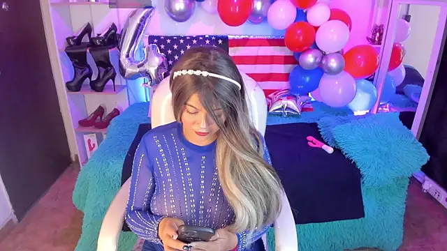 Snapshot of Scarlette_Cooper_ chatting on July 4, 4:18 am Scarlette Cooper online show from July 4, 4:18 am
