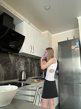 SandraJoseph online show from March 28, 8:36 am