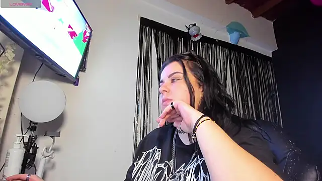 Snapshot of _Nova_Soft_ chatting on April 3, 10:41 pm Nova Soft online show from April 3, 10:41 pm