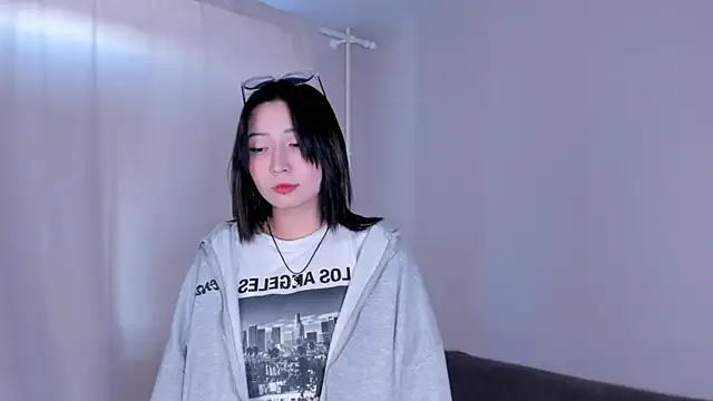 emi okado online show from March 19, 9:24 am