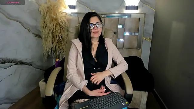 Snapshot of Cata_black chatting on April 24, 5:15 pm Cata black online show from April 24, 5:15 pm