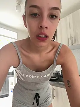 Lauren Storm online show from May 16, 3:44 pm