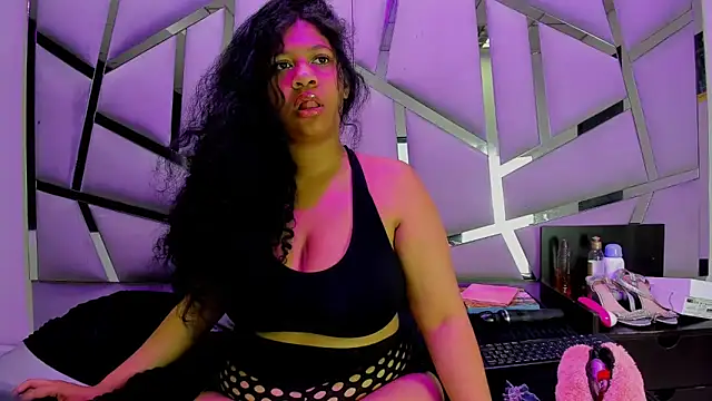 Snapshot of taty_sexxx chatting on June 6, 2:22 pm taty sexxx online show from June 6, 2:22 pm