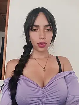 Snapshot of DolceLucie chatting on April 2, 7:55 pm DolceLucie online show from April 2, 7:55 pm