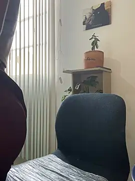 Snapshot of Roxa420 chatting on March 17, 7:17 pm Roxa420 online show from March 17, 7:17 pm