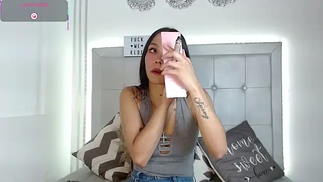 Kloe  watson online show from May 18, 9:42 pm