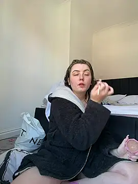 NaughtyNicolexxxx online show from April 6, 1:34 pm