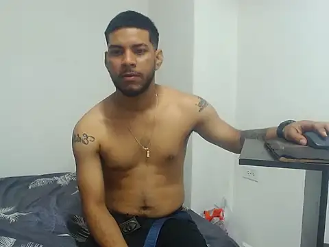 Snapshot of millerthh chatting on March 19, 1:09 am millerthh online show from March 19, 1:09 am