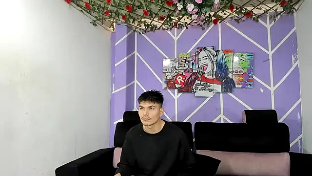 Nahomi hot 77 online show from May 28, 1:08 pm