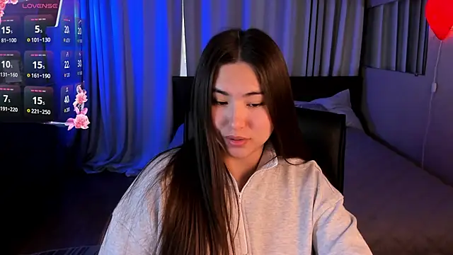 IceIcebabe  online show from May 24, 1:10 am