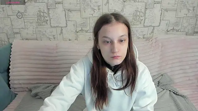 Snapshot of Kriss_Doeil chatting on May 17, 2:09 am Kriss Doeil online show from May 17, 2:09 am