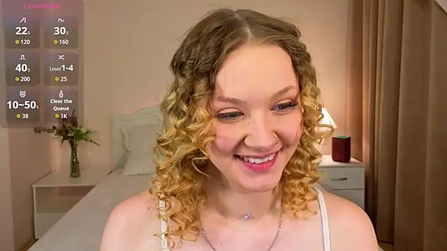StaceyyJones online show from May 11, 2:45 pm